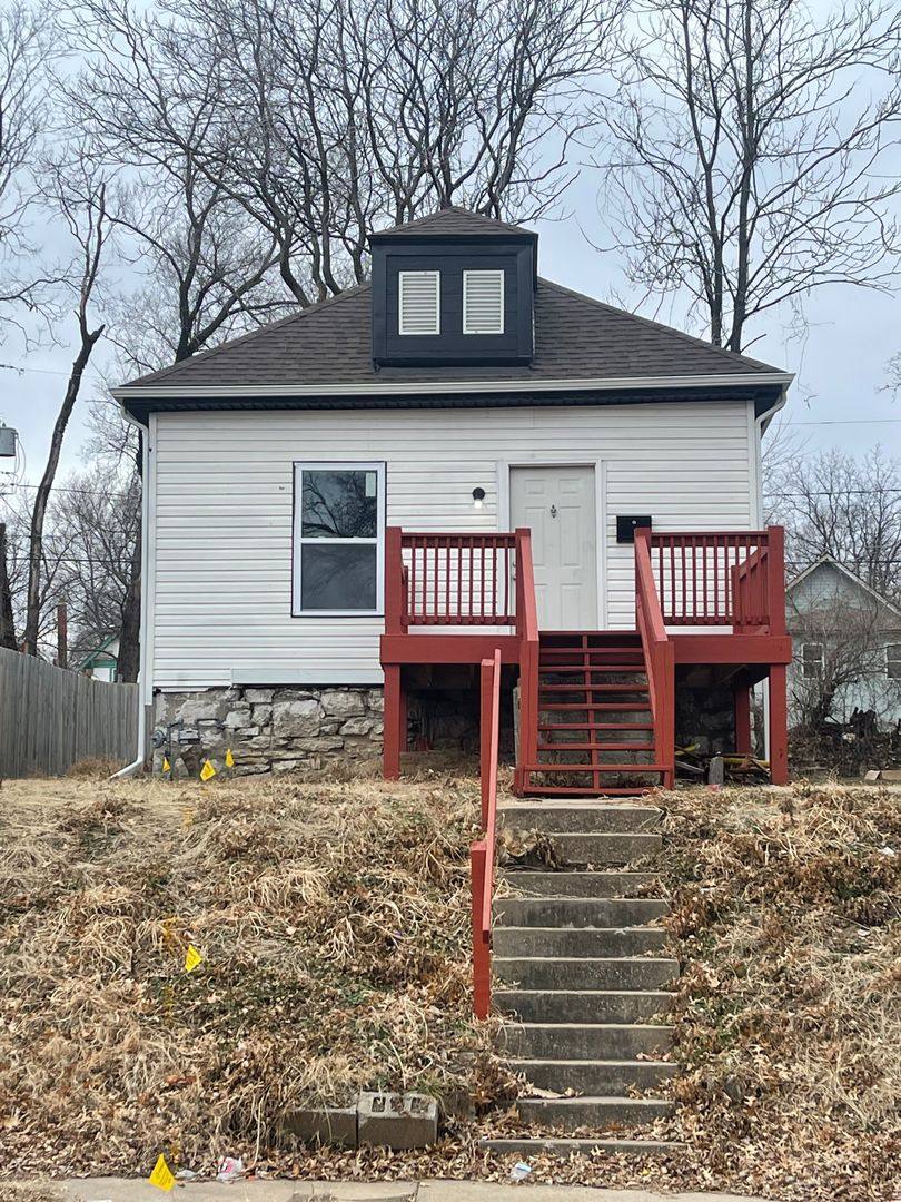 House for rent at 2320 Kensington Ave, Kansas City, MO 64127