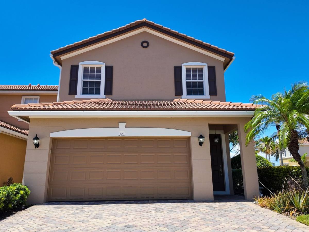 Townhouse for rent at 323 Versailles Lane, Vero Beach, FL 32960