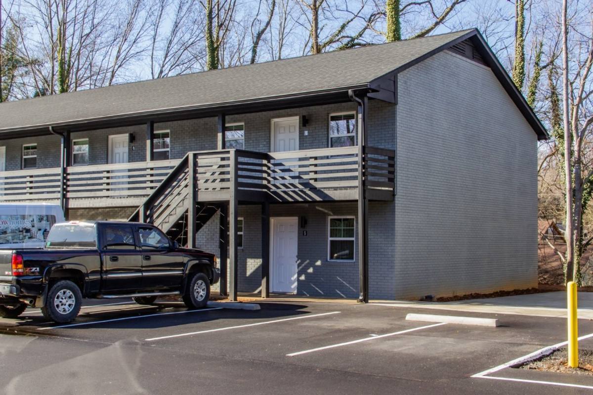 Apartment for rent at 623 Ontario St, Winston Salem, NC 27105