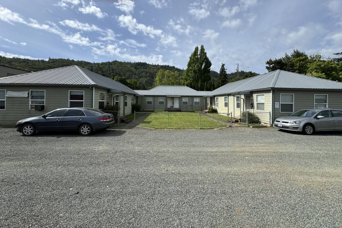Apartment for rent at 1625 W Harvard Ave, Roseburg, OR 97471