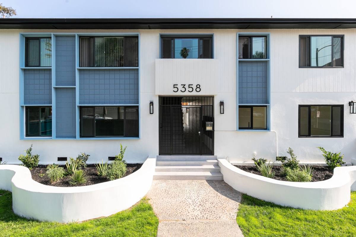 Apartment for rent at 5358 Loma Linda Ave, Los Angeles, CA 90027