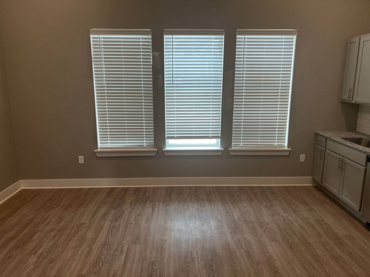 Apartment for rent at 3440 Southern Ave, Memphis, TN 38111