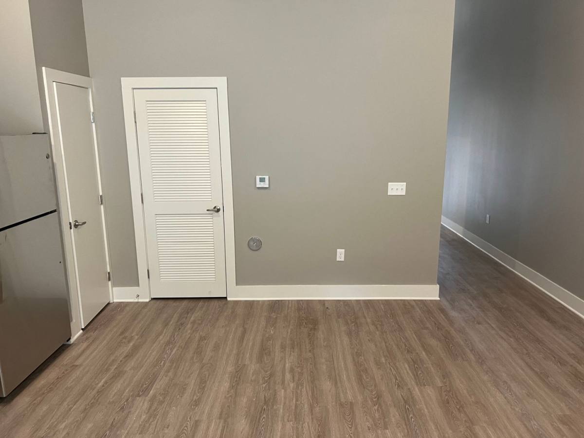 Apartment for rent at 3440 Southern Ave, Memphis, TN 38111