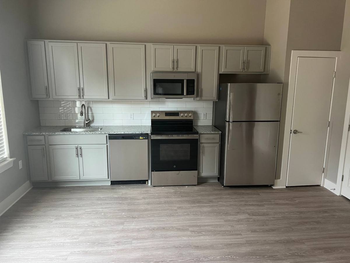 Apartment for rent at 3440 Southern Ave, Memphis, TN 38111