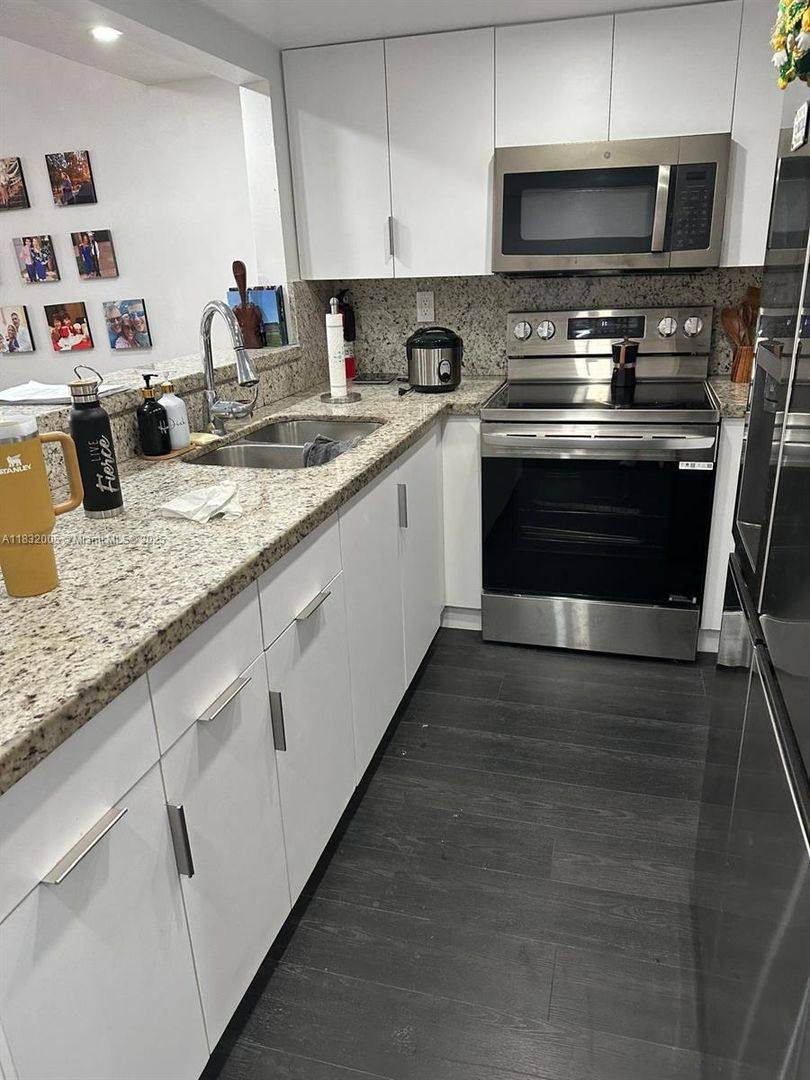 Townhouse for rent at 11360 SW 1st St, Miami, FL 33174