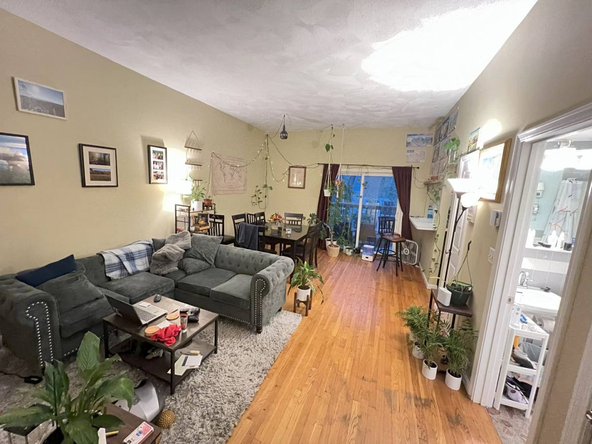 Apartment for rent at 606 Dochester St #2R, South Boston, MA 02127