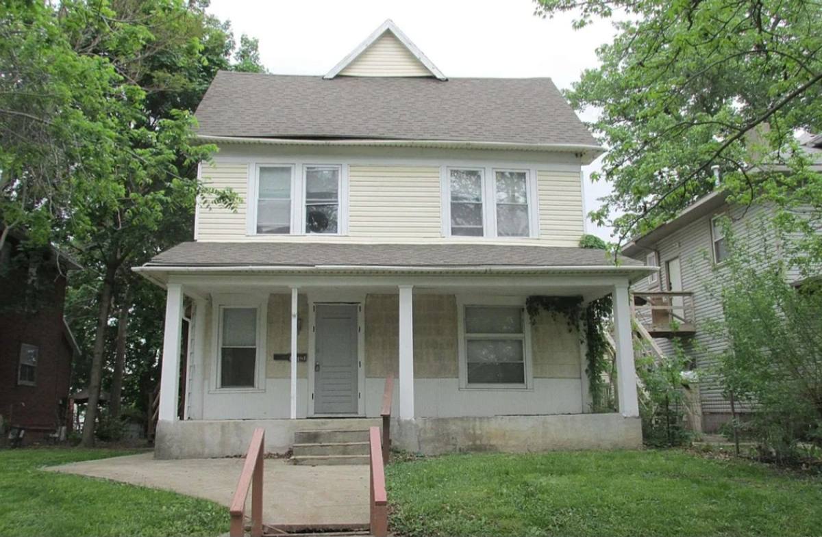 Apartment for rent at 1506 E Main St, Muncie, IN 47305
