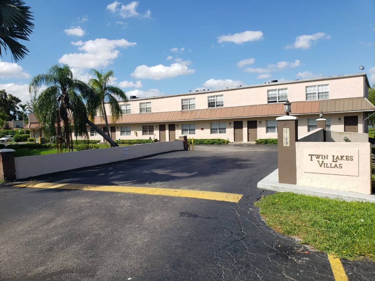 Apartment for rent at 4100 NW 16th Ave, Fort Lauderdale, FL 33309