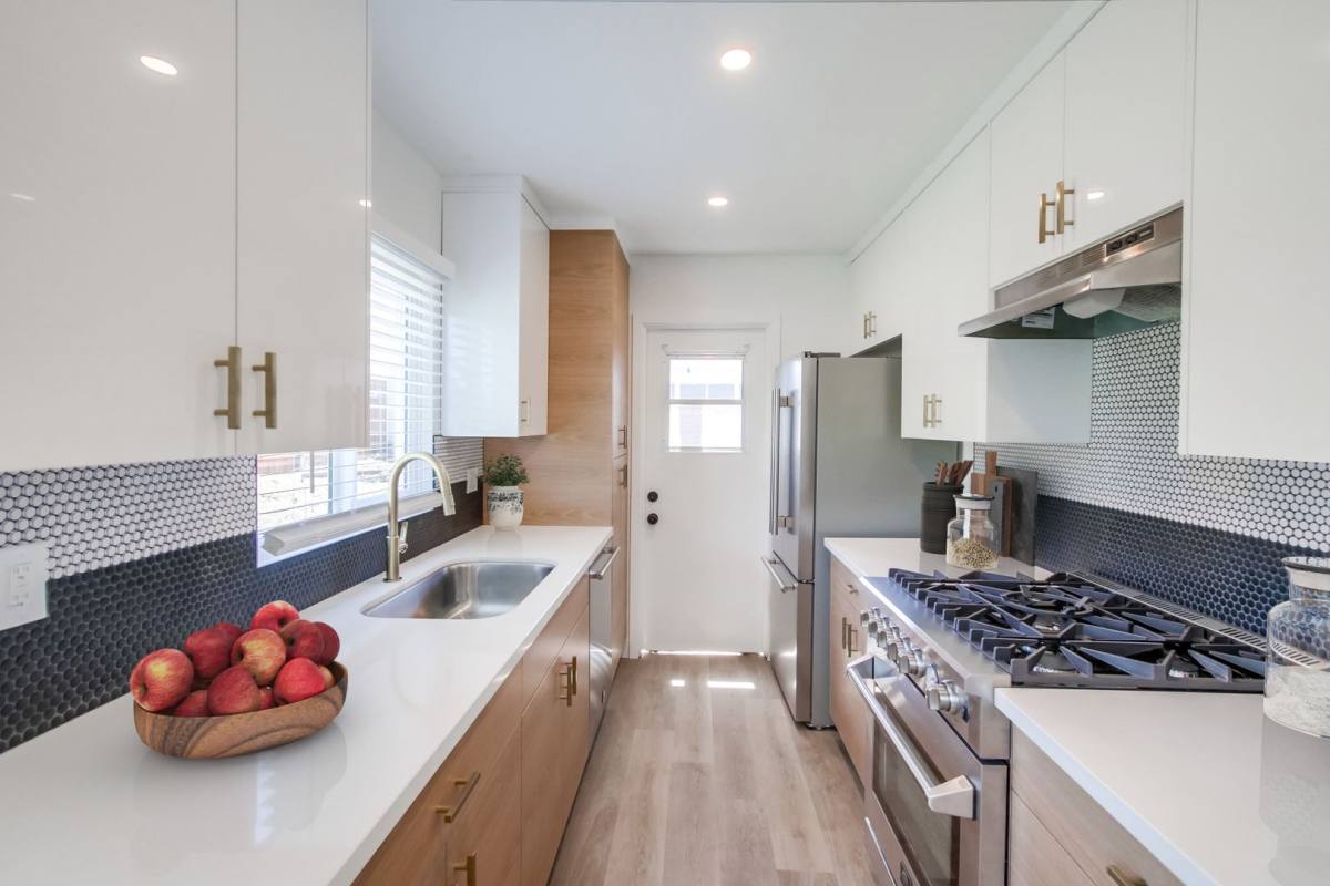 Apartment for rent at 6229-6237 La Jolla Blvd, La Jolla, CA 92037