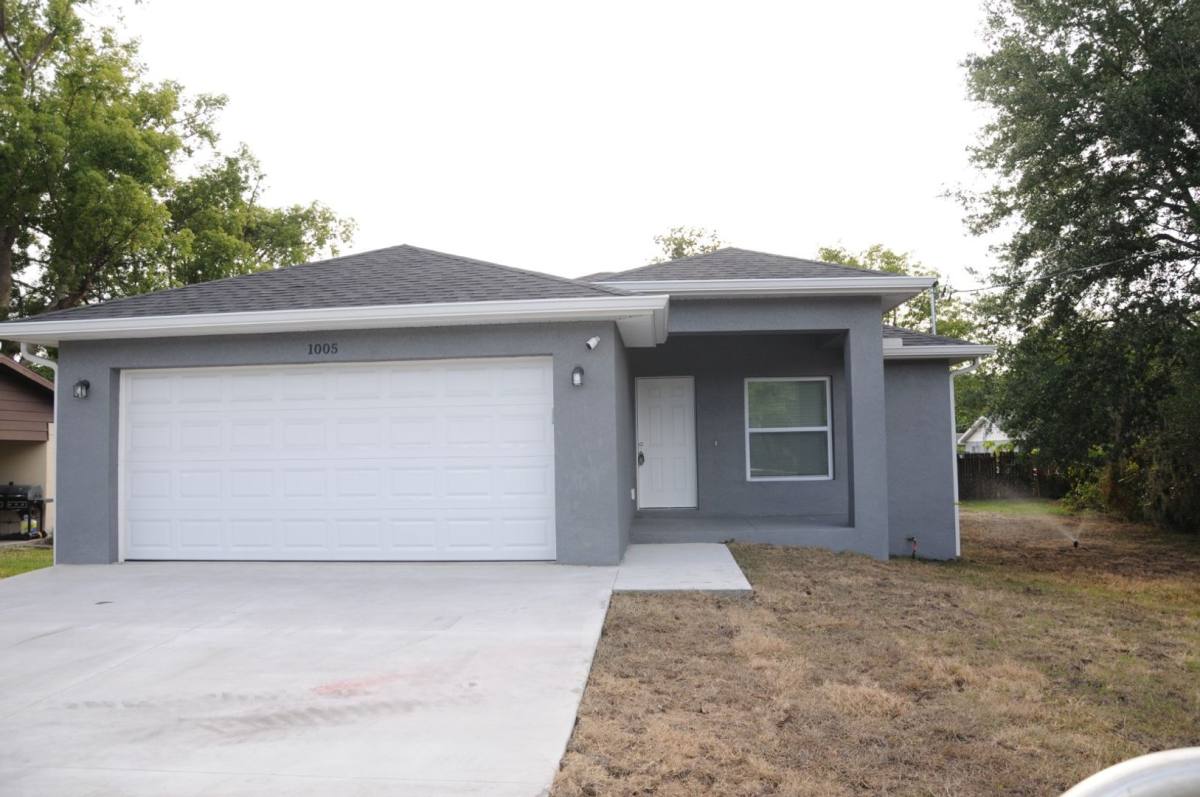 House for rent at 1005 Park Rd, Plant City, FL 33563