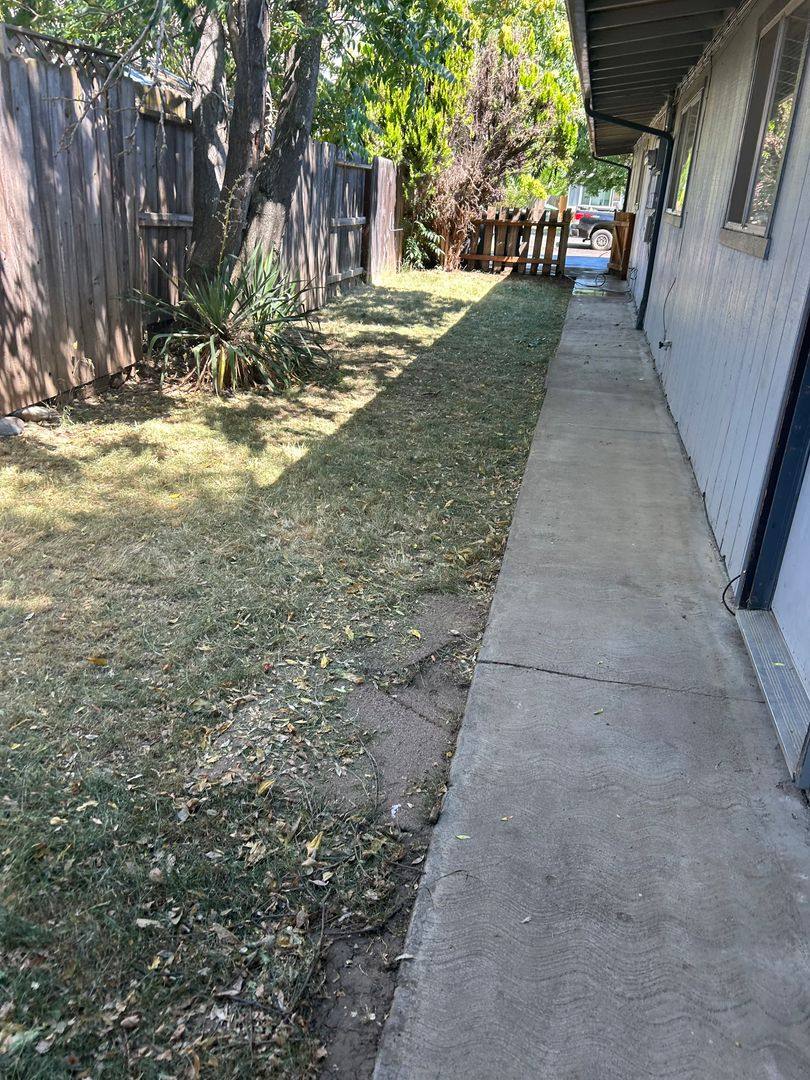 Apartment for rent at 831 & 833 Pennsylvania Ave, Medford, OR 97501