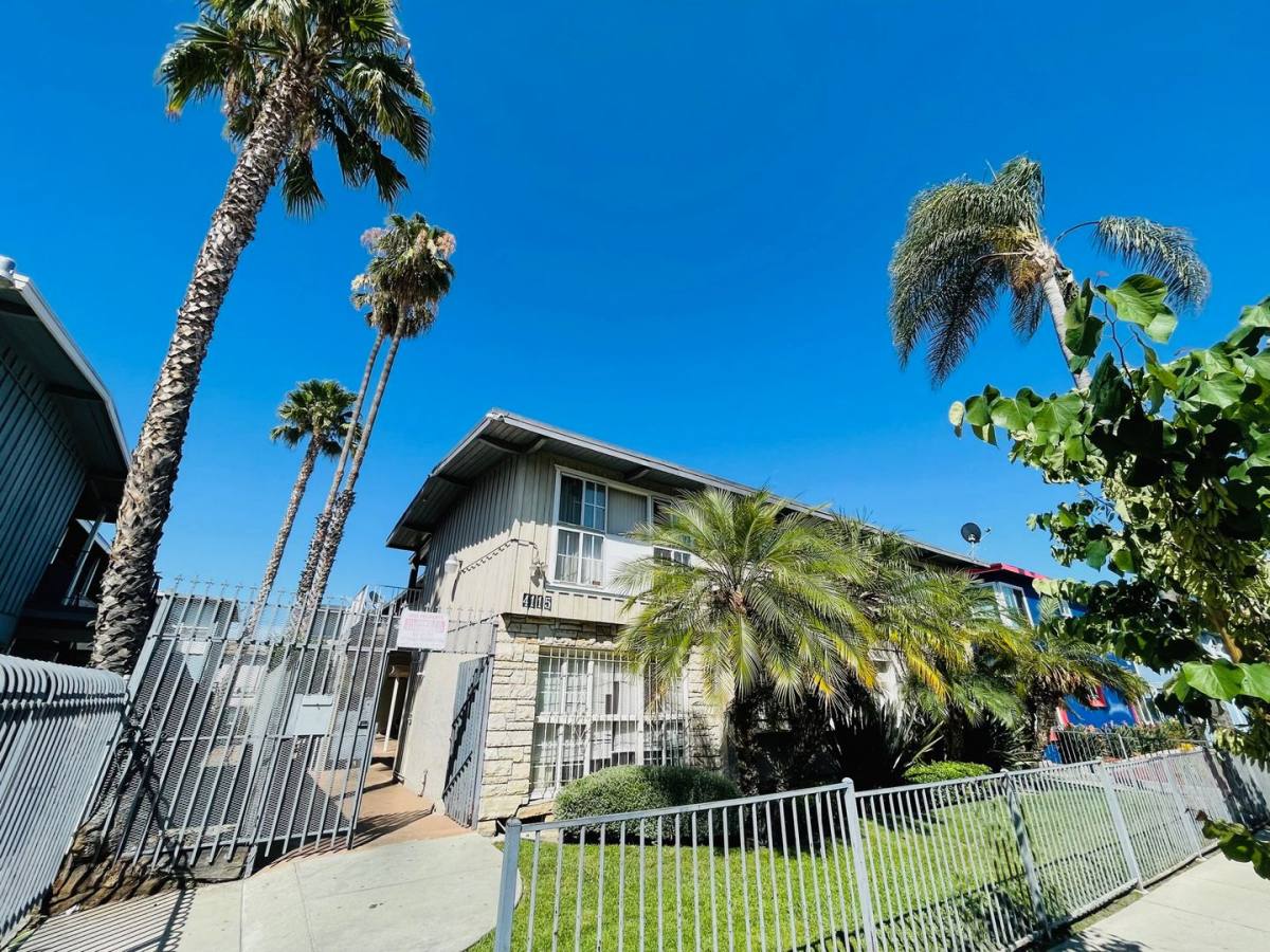 Apartment for rent at 4115 Palmwood Dr, Los Angeles, CA 90008
