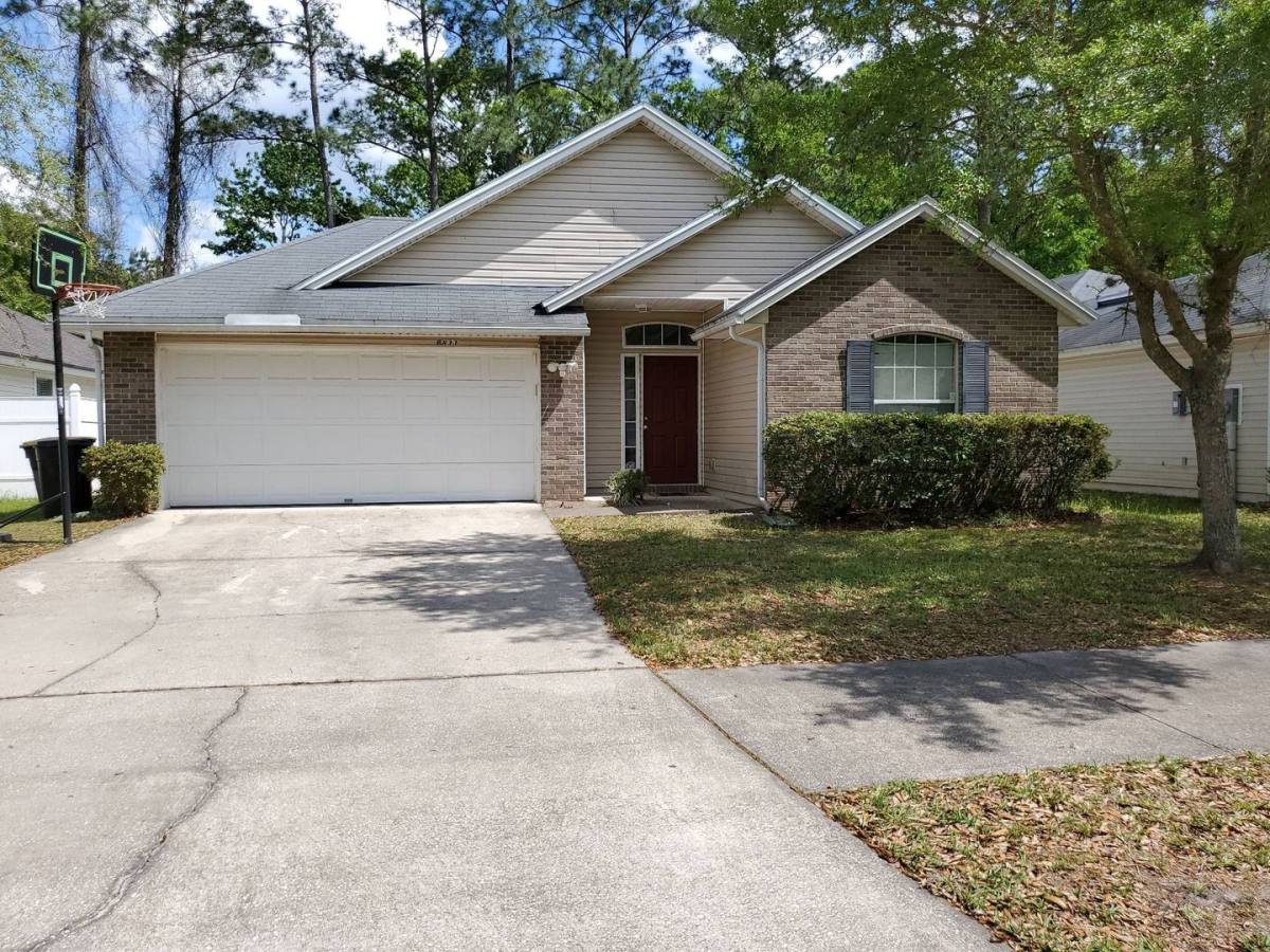 House for rent at 6833 Morse Oaks Dr, Jacksonville, FL 32244