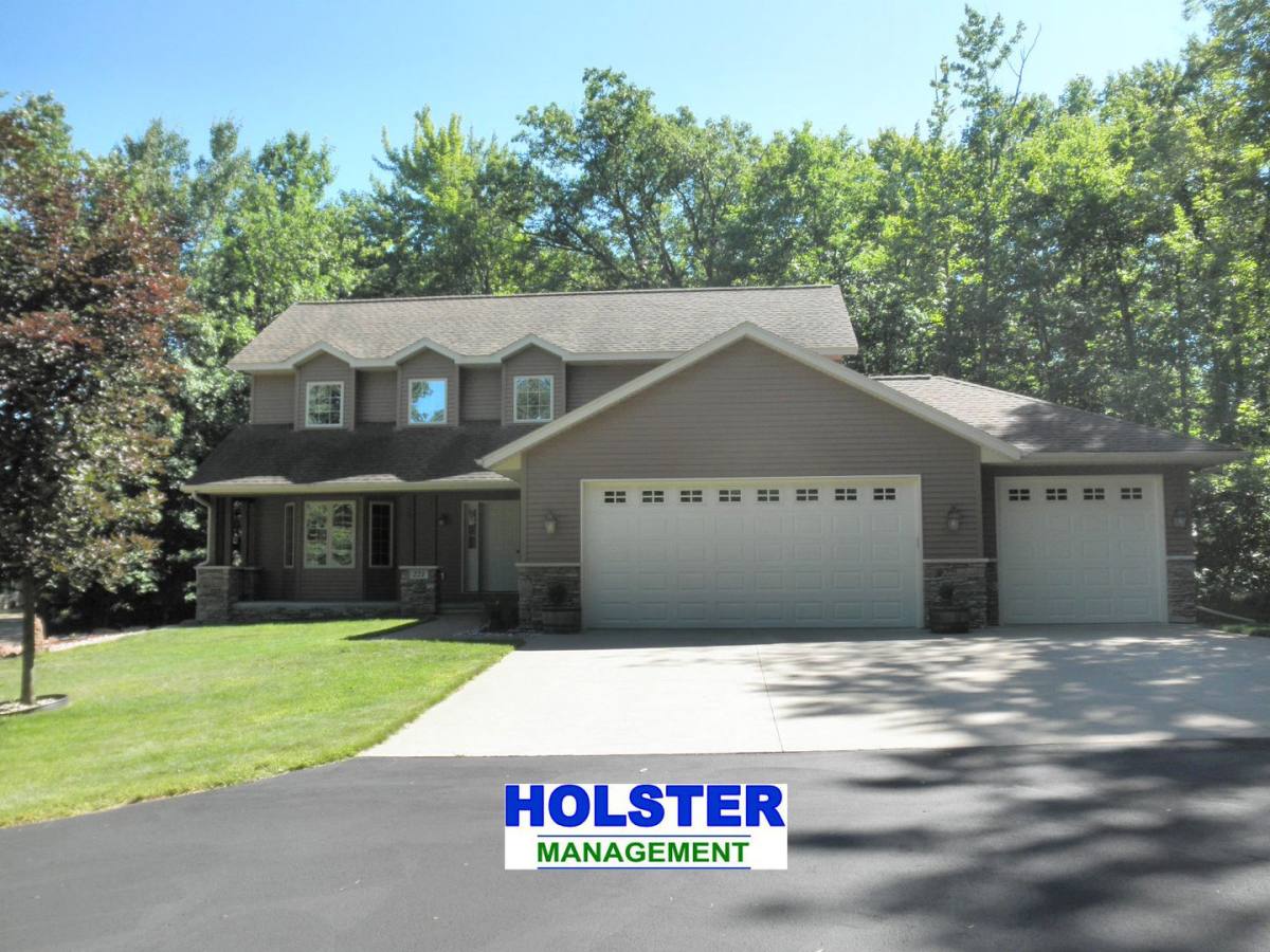 House for rent at 221 Lavina Dr, Wausau, WI 54401