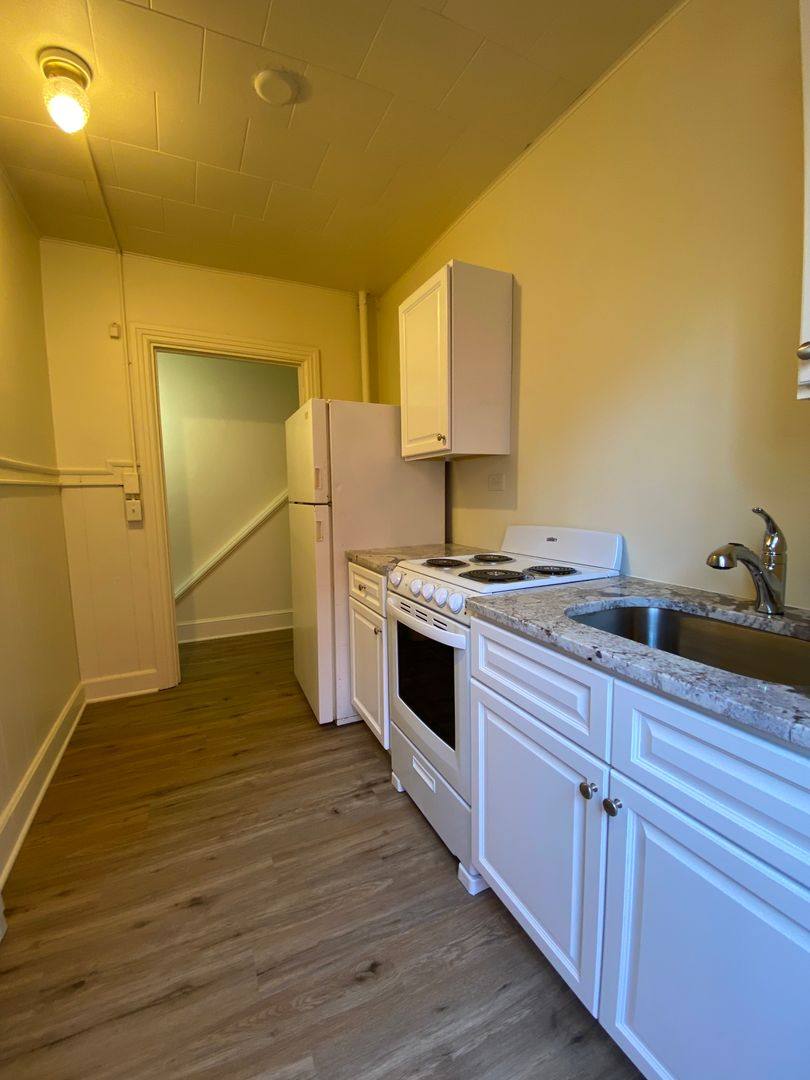 Apartment for rent at 516 W James St, Lancaster, PA 17603