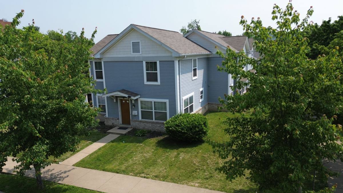 Apartment for rent at 809 3rd St, Clairton, PA 15025