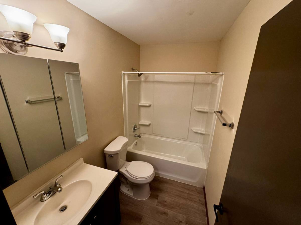 Apartment for rent at 1074 York Ave, Saint Paul, MN 55106