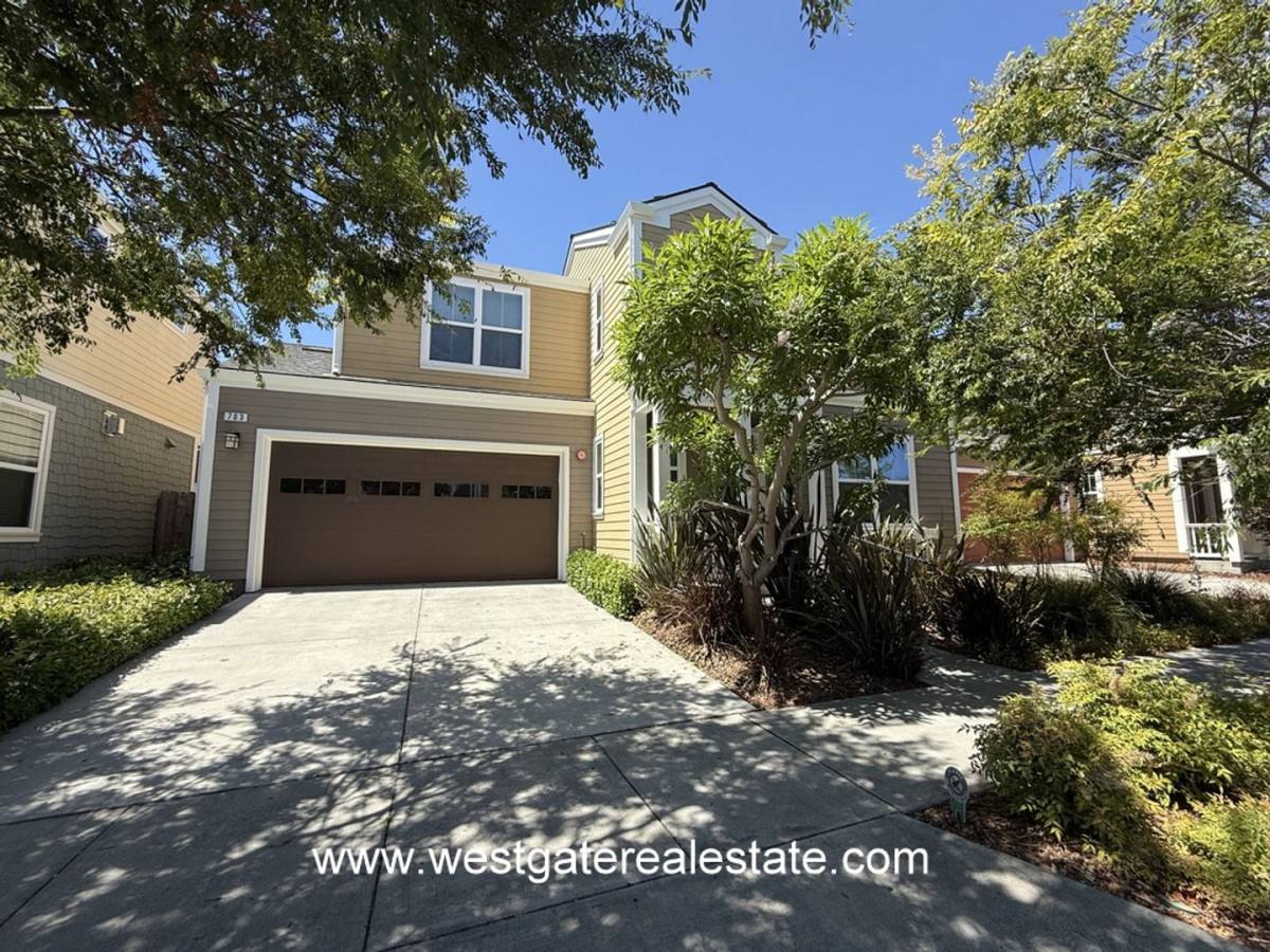 House for rent at 703 Wood Sorrel Dr, Petaluma, CA 94954
