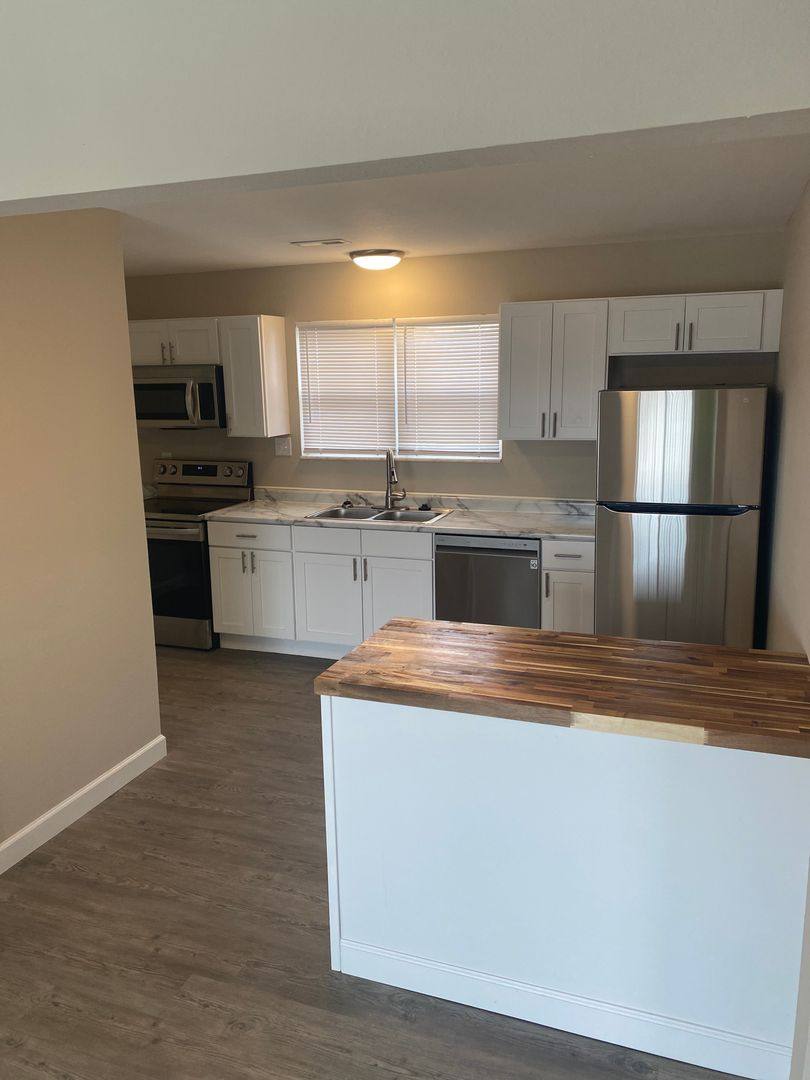 Apartment for rent at 400 Maple Valley Dr, Farmington, MO 63640