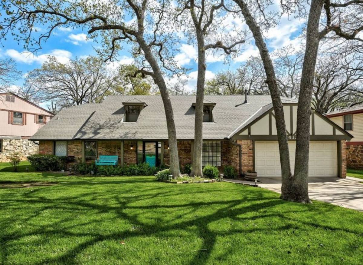 House for rent at 3412 Smoky Hollow Rd, Edmond, OK 73013