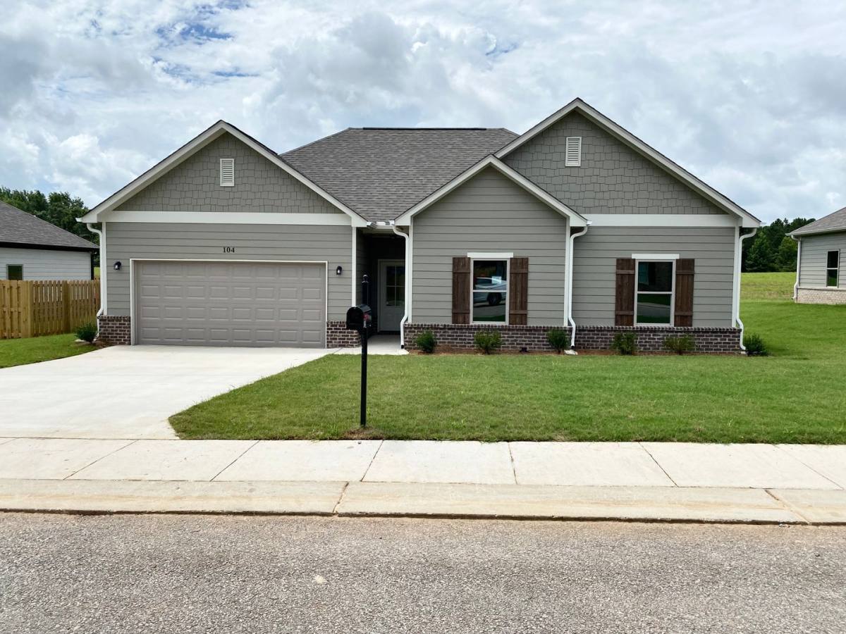 House for rent at 104 Ballington Way, Clanton, AL 35045