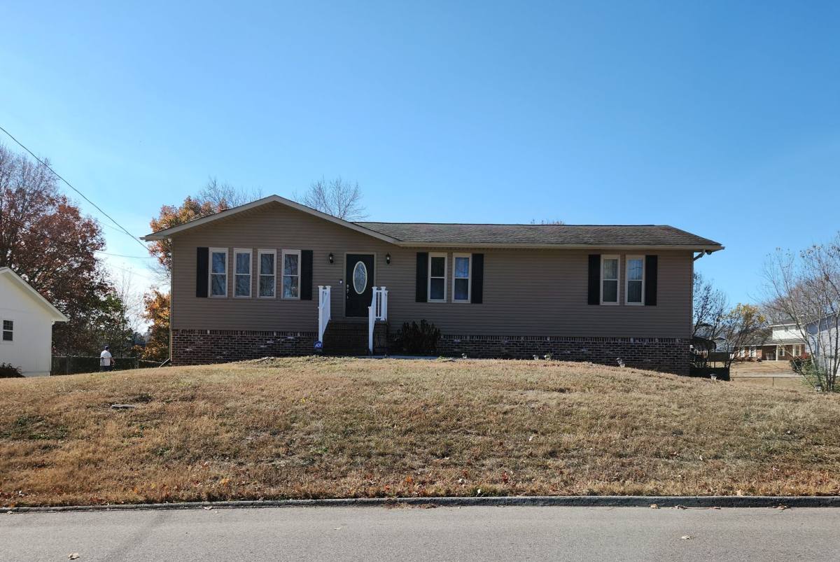 House for rent at 1917 Plumb Creek Circle, Knoxville, TN 37932