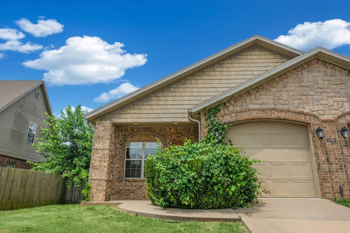 House for rent at 602 SW Caprington St, Bentonville, AR 72712