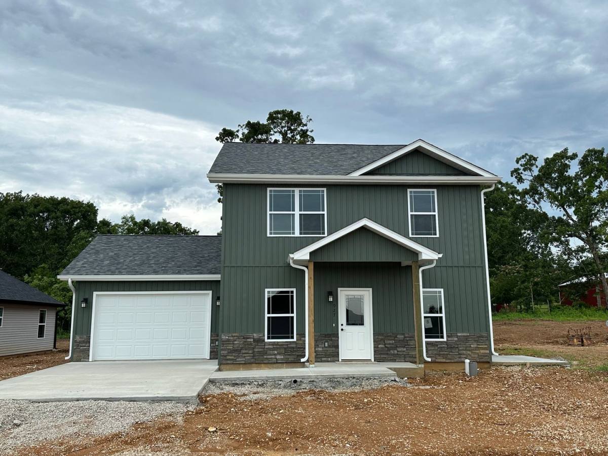 House for rent at 927 Page St, Waynesville, MO 65583