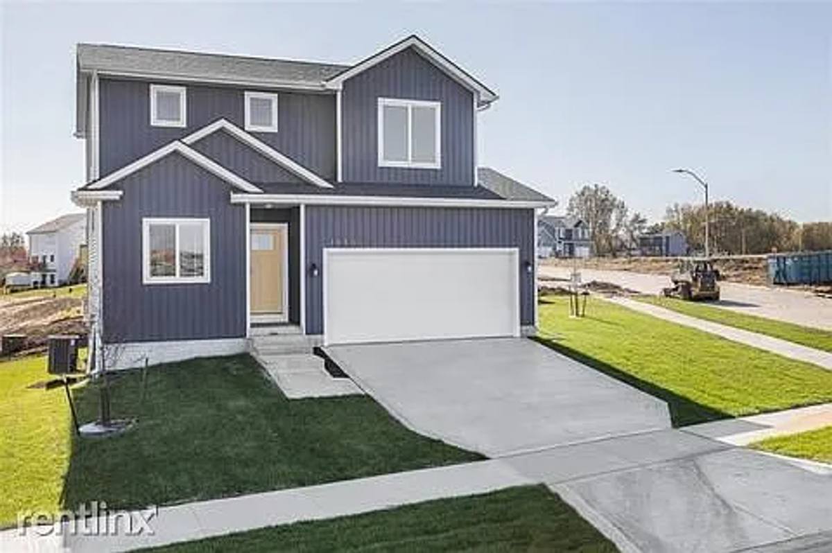 House for rent at 4700 167th St, Urbandale, IA 50323