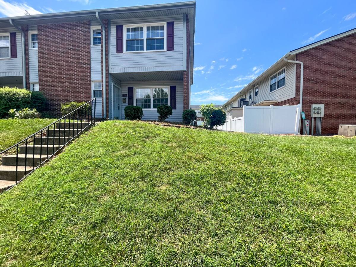 Townhouse for rent at 4746 Champion Court, Greensboro, NC 27410