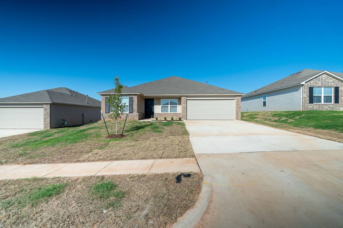 House for rent at 1317 S Silver Dr, Mustang, OK 73064