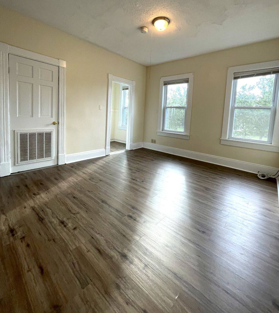 Apartment for rent at 5 Ellis Ave, Lowell, MA 01854