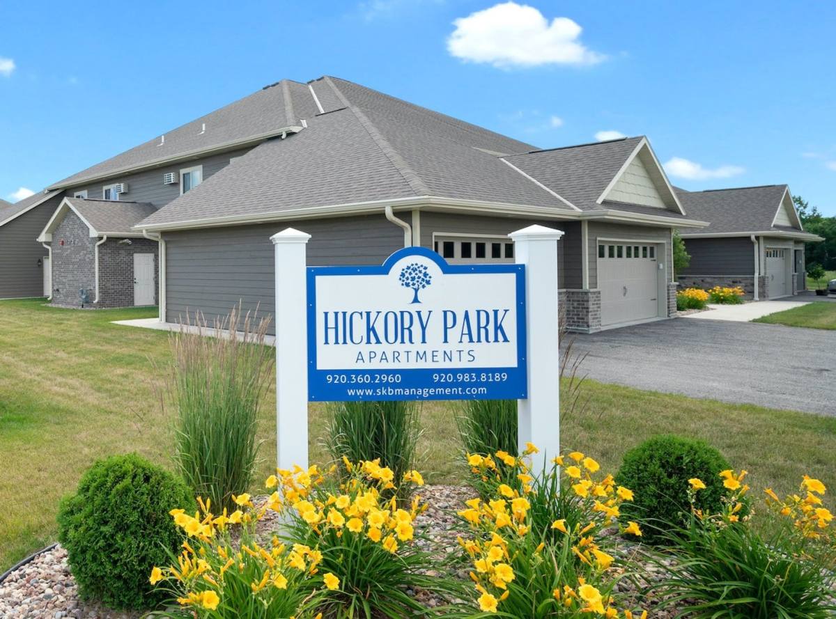 Apartment for rent at 4110-4112-4114-4116-4118 Woodland Rd, Green Bay, WI 54313