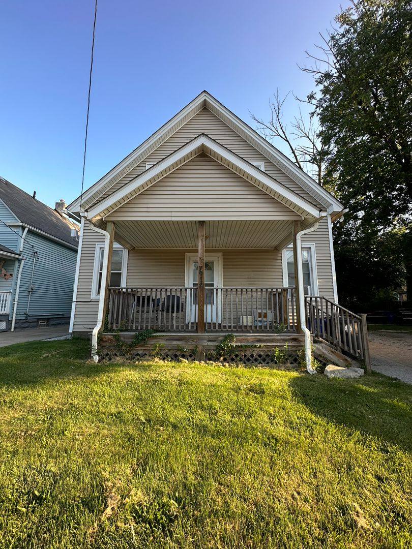 Apartment for rent at 7918 Madison Ave, Cleveland, OH 44102