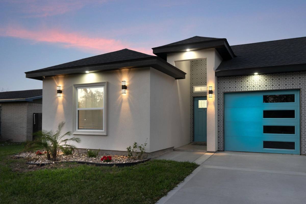 Townhouse for rent at 1809 Pease St, Harlingen, TX 78550