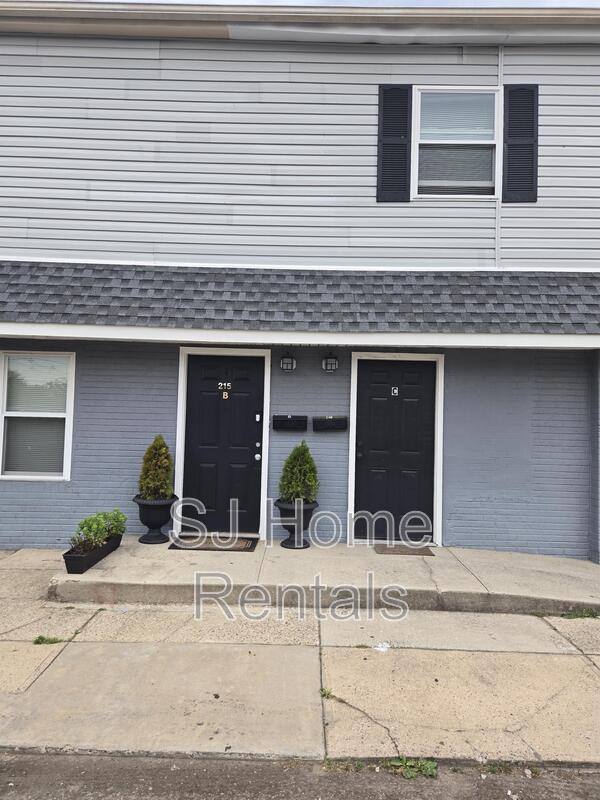Apartment for rent at 215 S Pavilion Ave - E, Riverside, NJ 08075