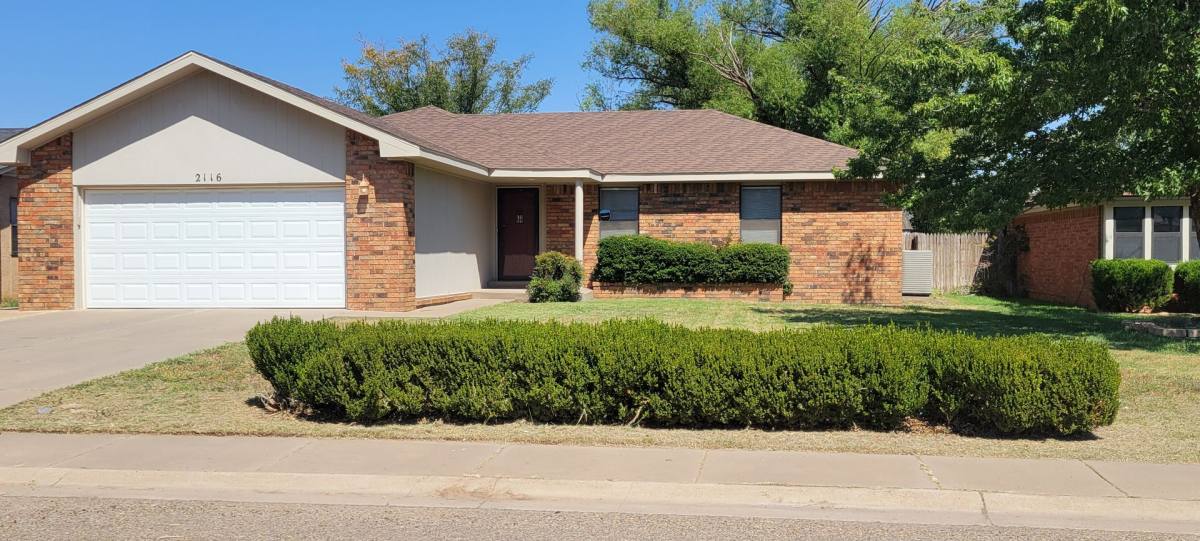 House for rent at 2116 Country Meadows Dr, Clovis, NM 88101