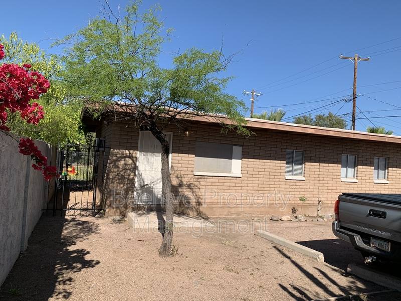 House for rent at 432 E Kimball Ave, Mesa, AZ 85204