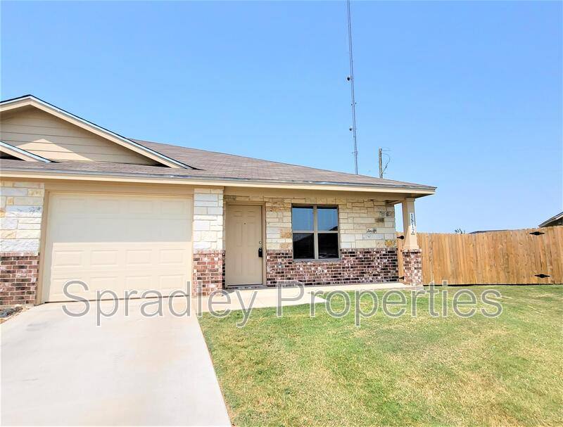 Townhouse for rent at 1512 Kal Court, Belton, TX 76513