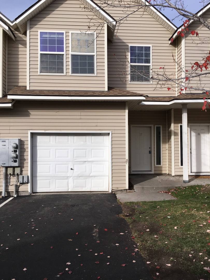 Townhouse for rent at 2002 SW Canyon Dr, Redmond, OR 97756