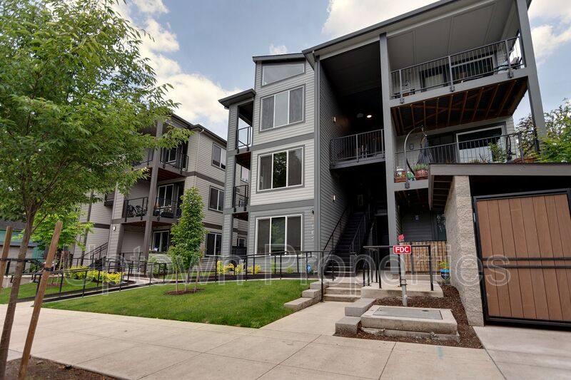 Condo for rent at 3563 N Gantenbein Ave #302, Portland, OR 97227