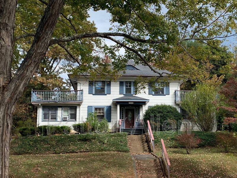 Apartment for rent at 105 Edwin Place #4, Asheville, NC 28801