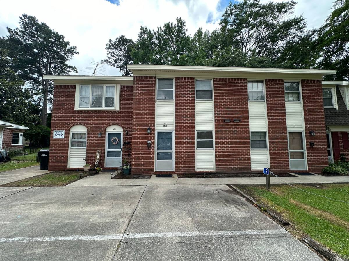 Apartment for rent at 1111 W Main St, Elizabeth City, NC 27909