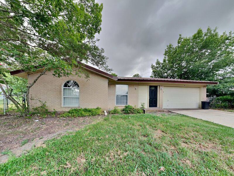 House for rent at 804 Crockett St, Midlothian, TX 76065