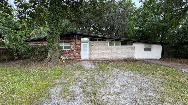 House for rent at 1053 Cherbourg Ave E, Jacksonville, FL 32205