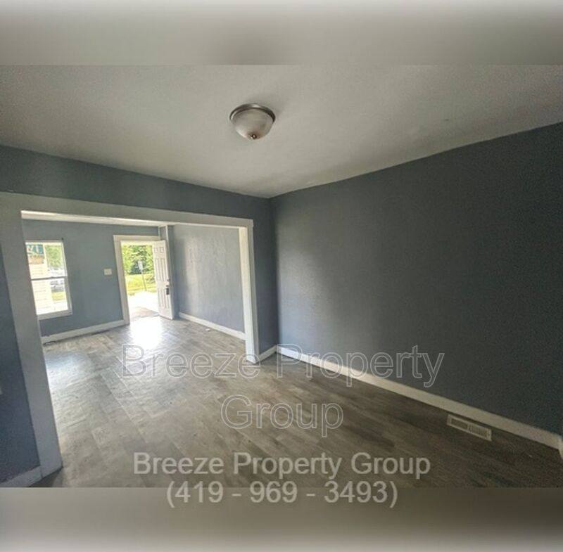 Apartment for rent at 523 E Vine St, Lima, OH 45804