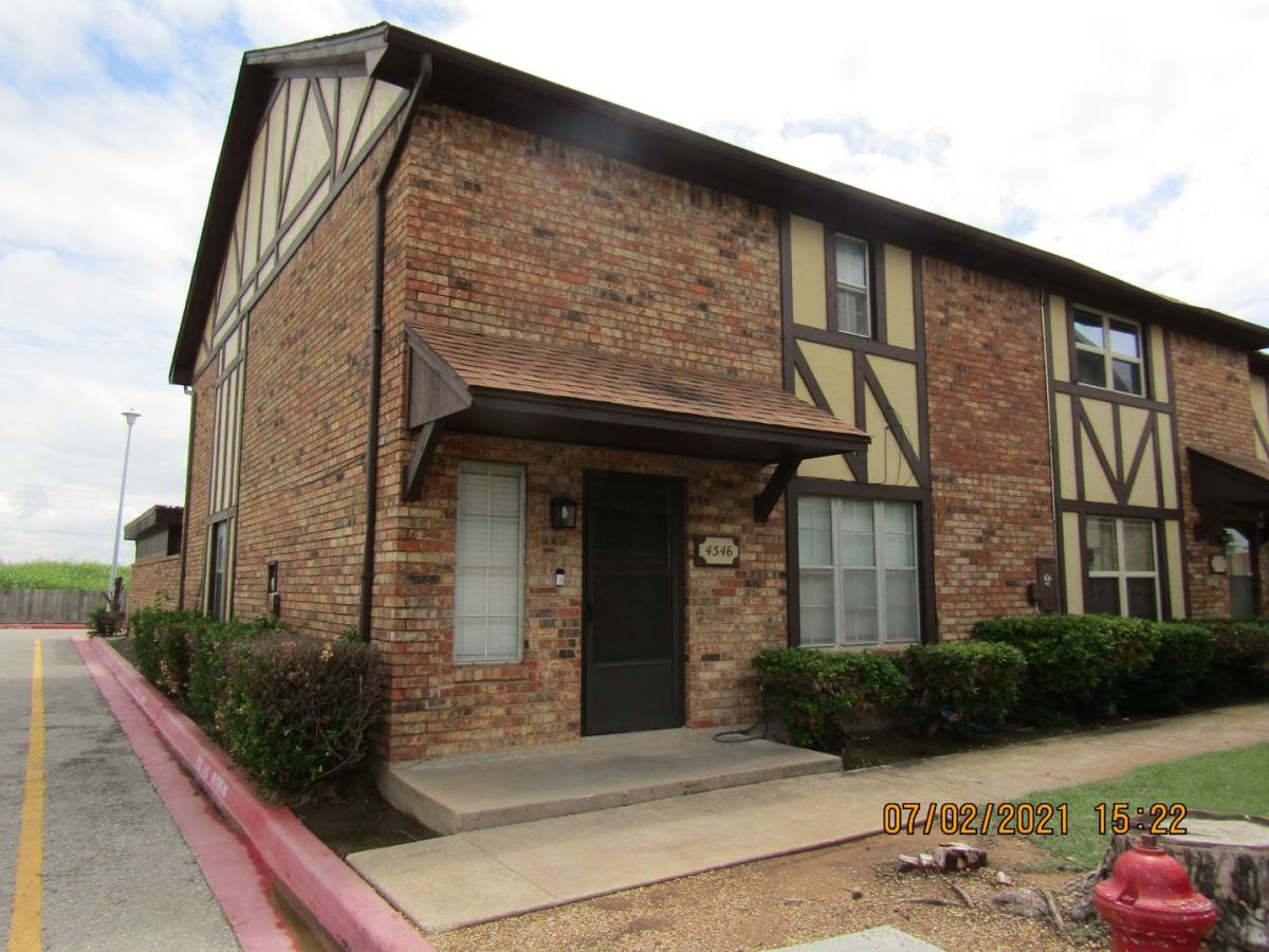 Townhouse for rent at 4546 NE Arlington Ave, Lawton, OK 73507