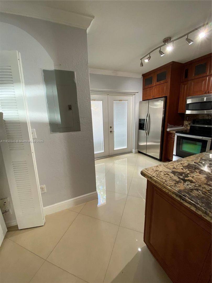 Townhouse for rent at 3503 W 76th St, Hialeah, FL 33018