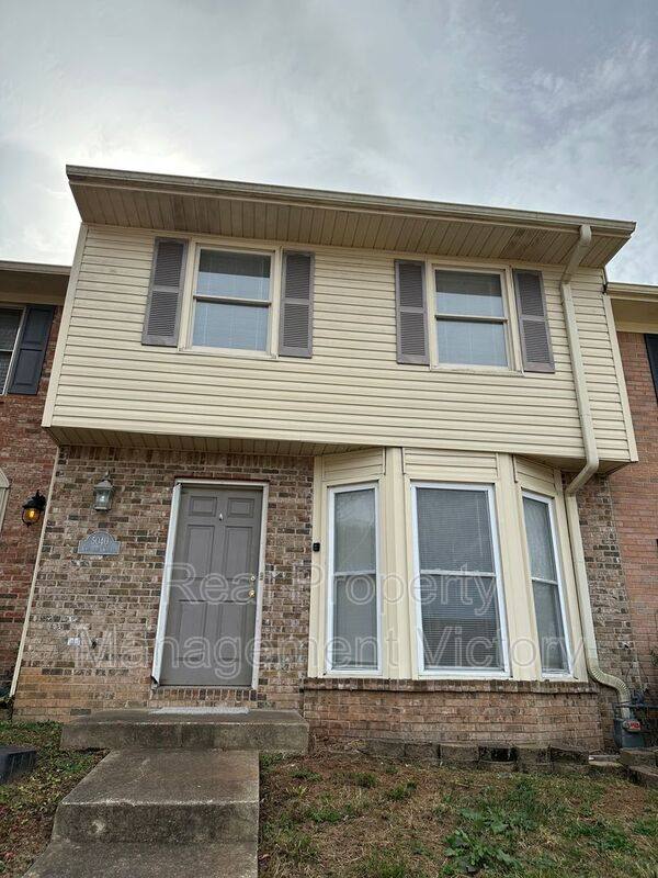Townhouse for rent at 5040 Cheshire Court, Birmingham, AL 35235