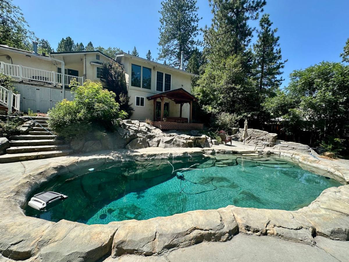 House for rent at 12039 Alta Sierra Dr, Grass Valley, CA 95949